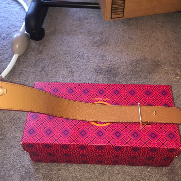 Tory Burch - Picture 2 of 3